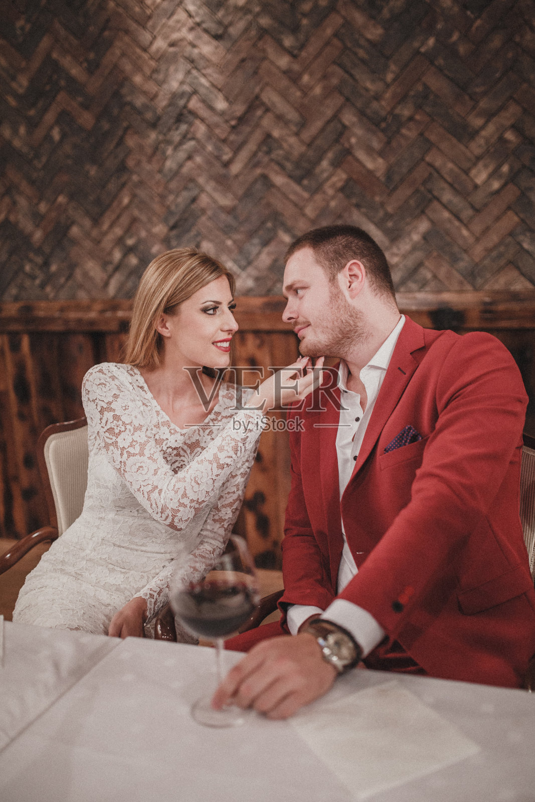 美丽的夫妇。照片摄影图片