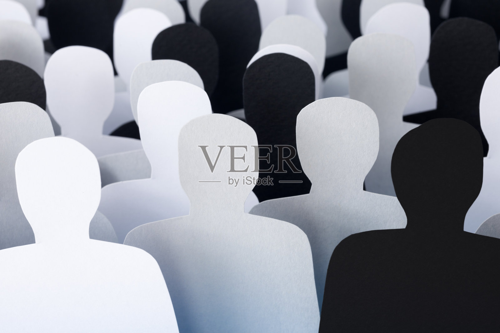 无色男性人群照片摄影图片