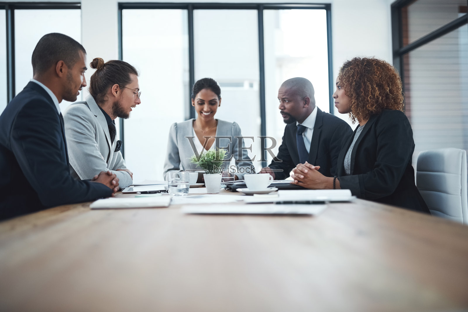 当人们走到一起时,伟大的事情就会发生照片摄影图片