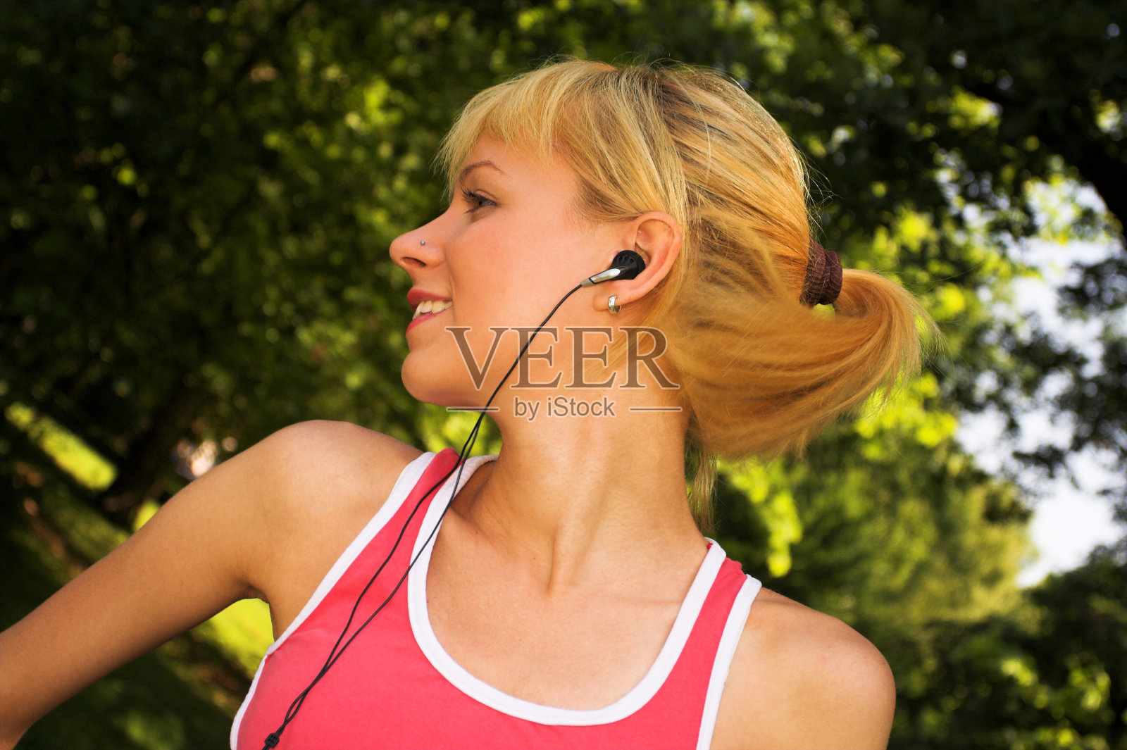 Fiitness女孩户外照片摄影图片