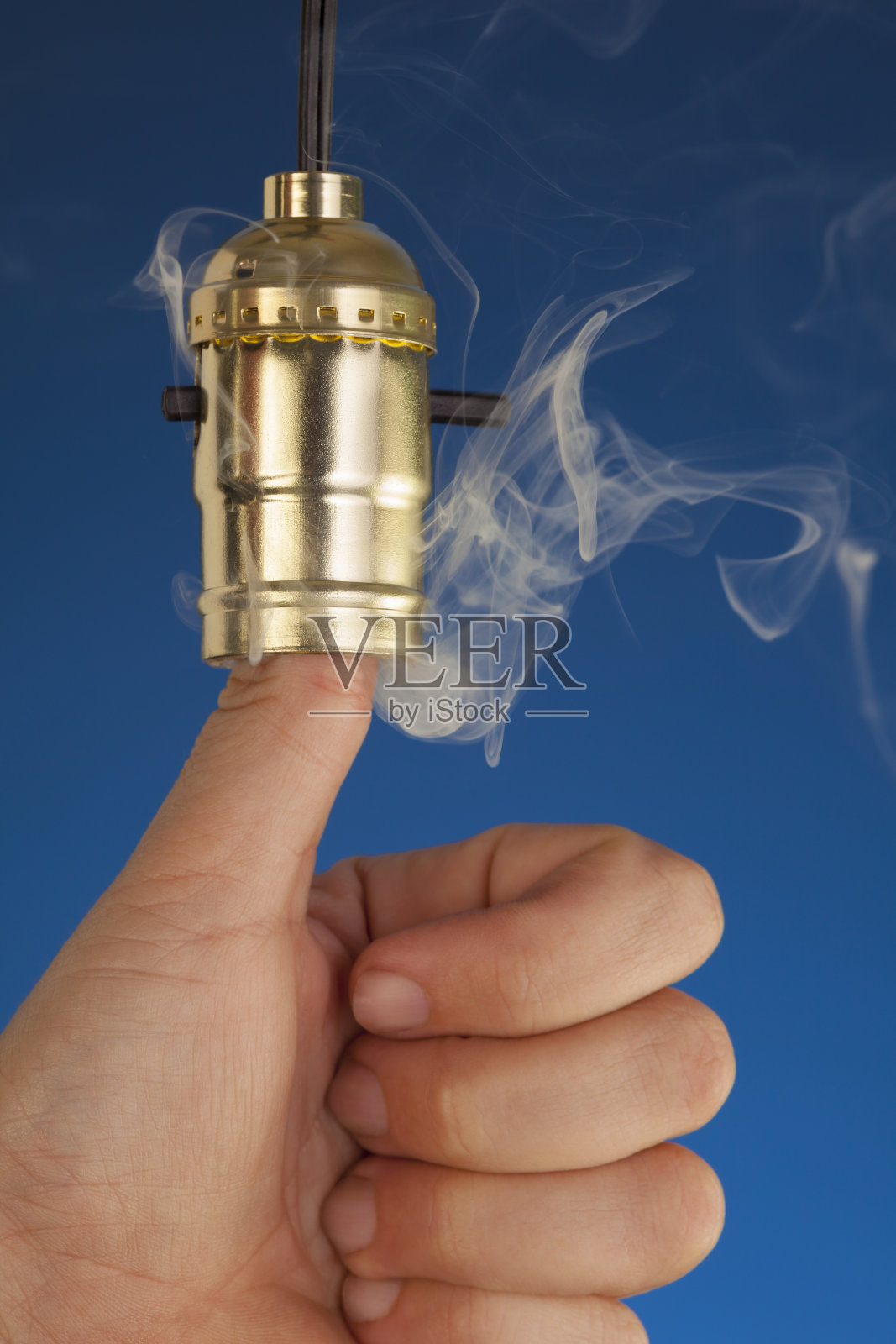 事故将会发生;拇指插灯插座照片摄影图片