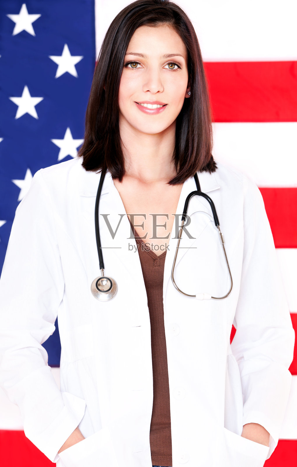 年轻的西班牙裔保健工作者照片摄影图片