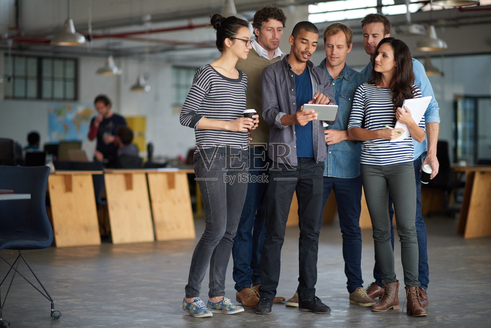 专注于新的在线活动照片摄影图片