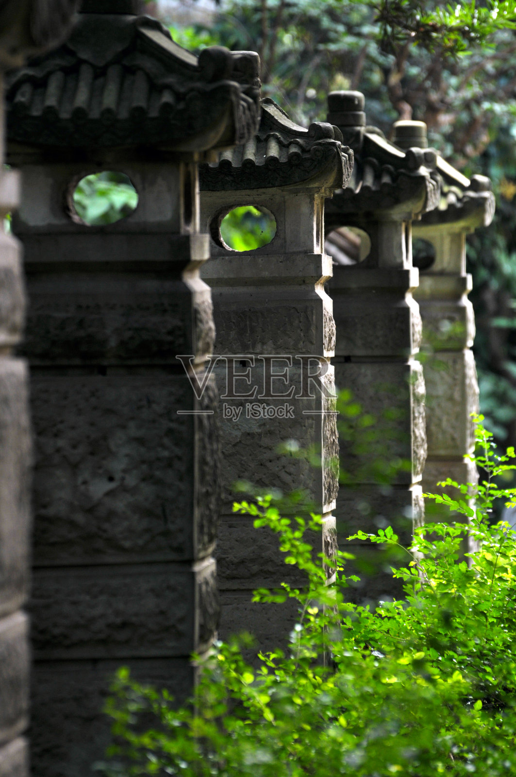 中式石灯照片摄影图片