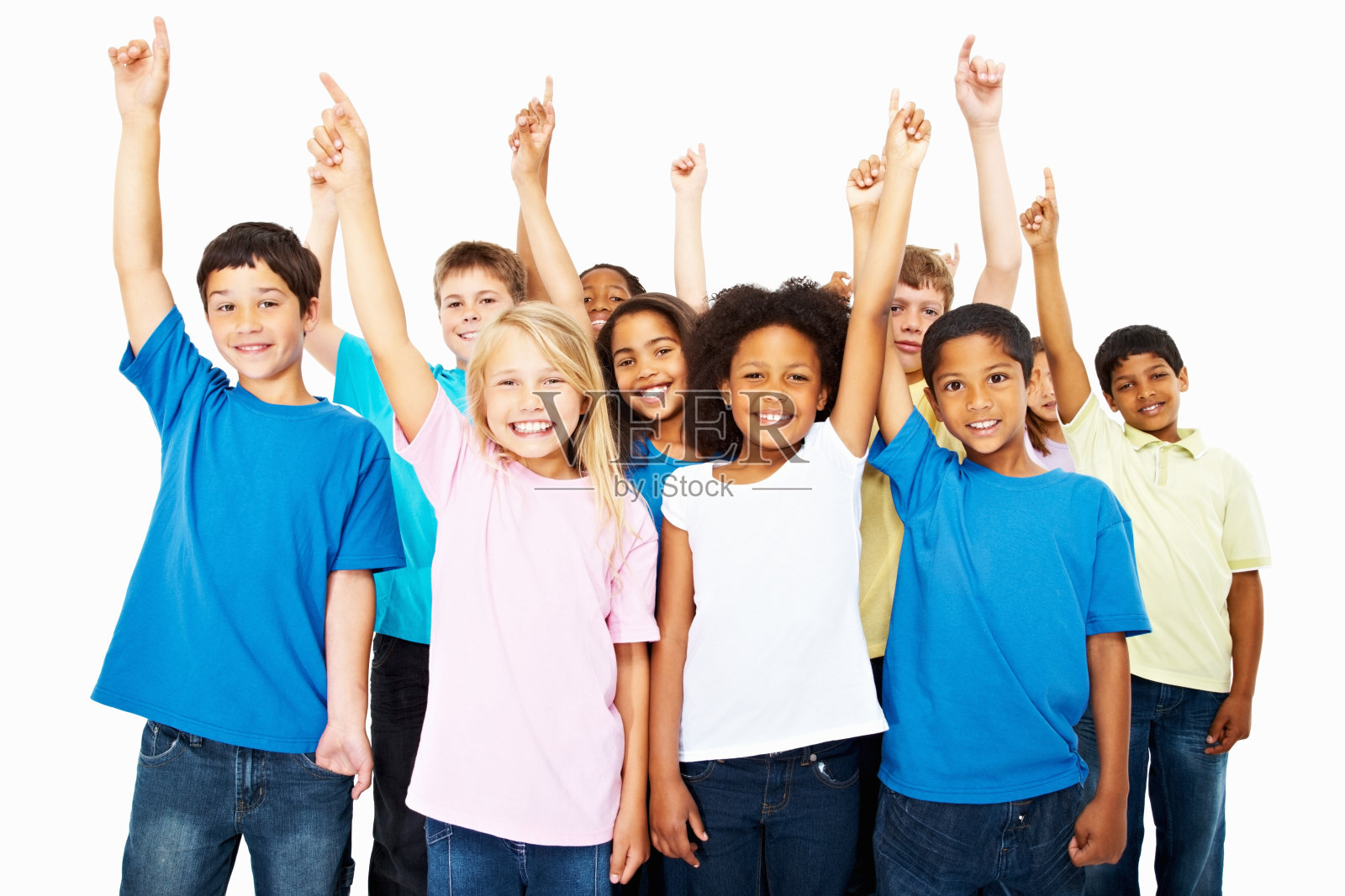 可爱的多民族儿童指着和微笑照片摄影图片