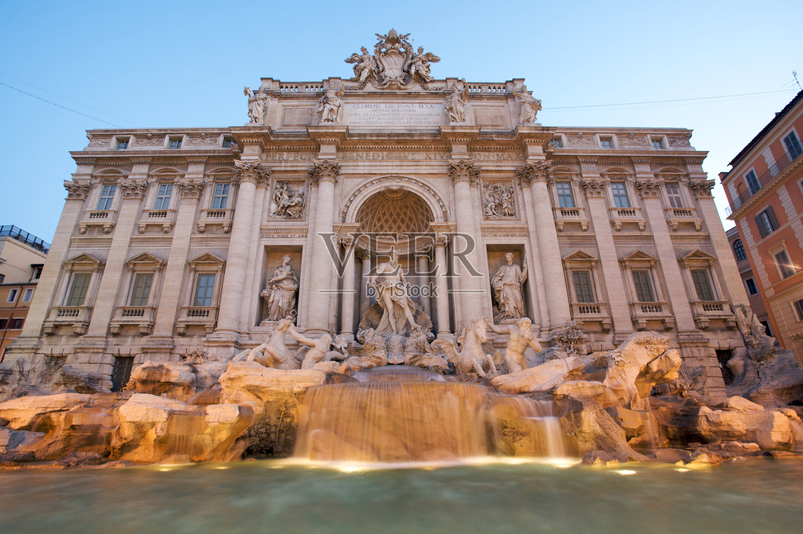 黎明时分的许愿池照片摄影图片