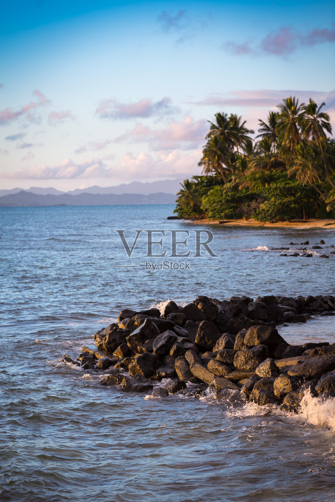 热带海滩和海洋日出照片摄影图片