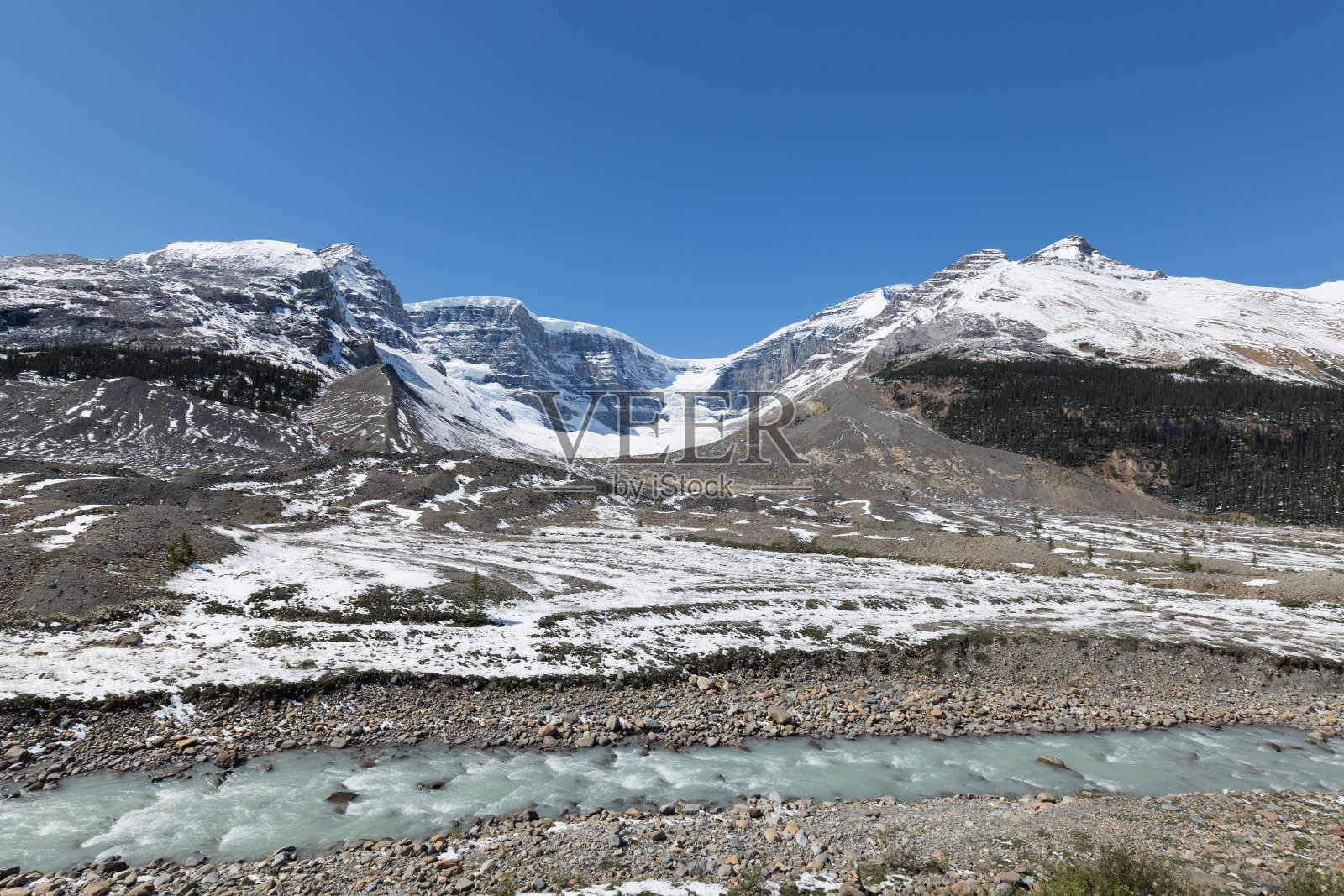 加拿大落基山脉的山顶景色照片摄影图片