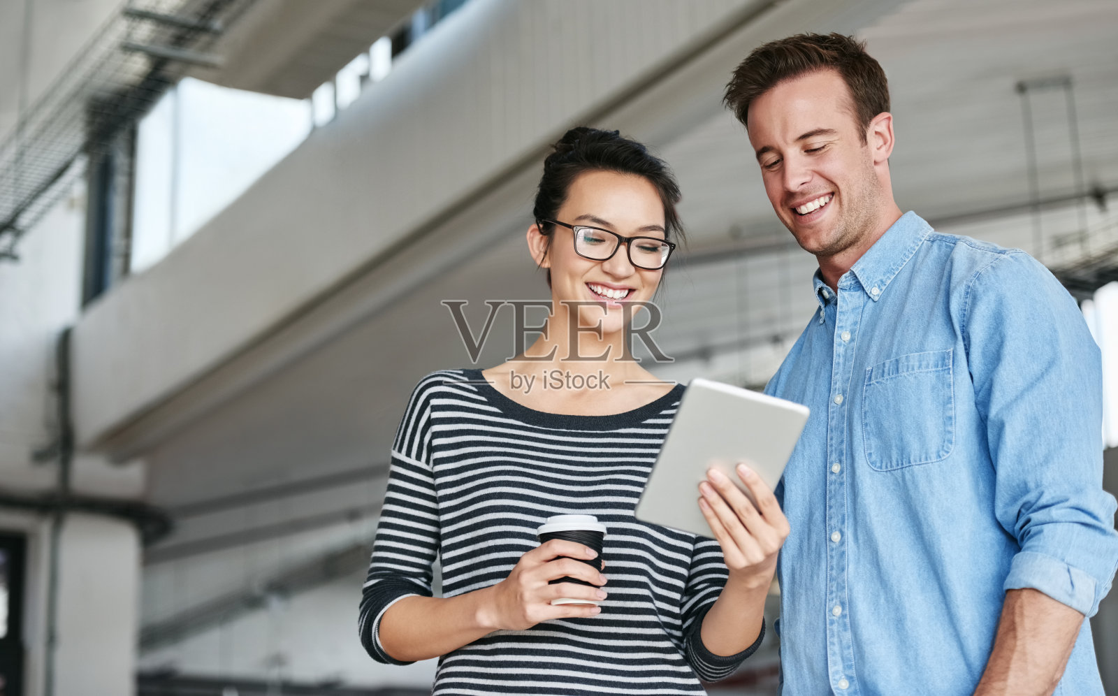 他们尊重彼此的专业意见照片摄影图片