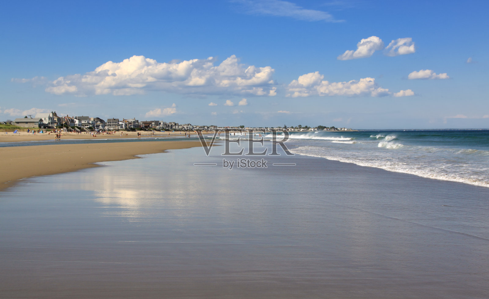 缅因州,新英格兰,美国,奥甘退出海滩和日光浴游客。照片摄影图片