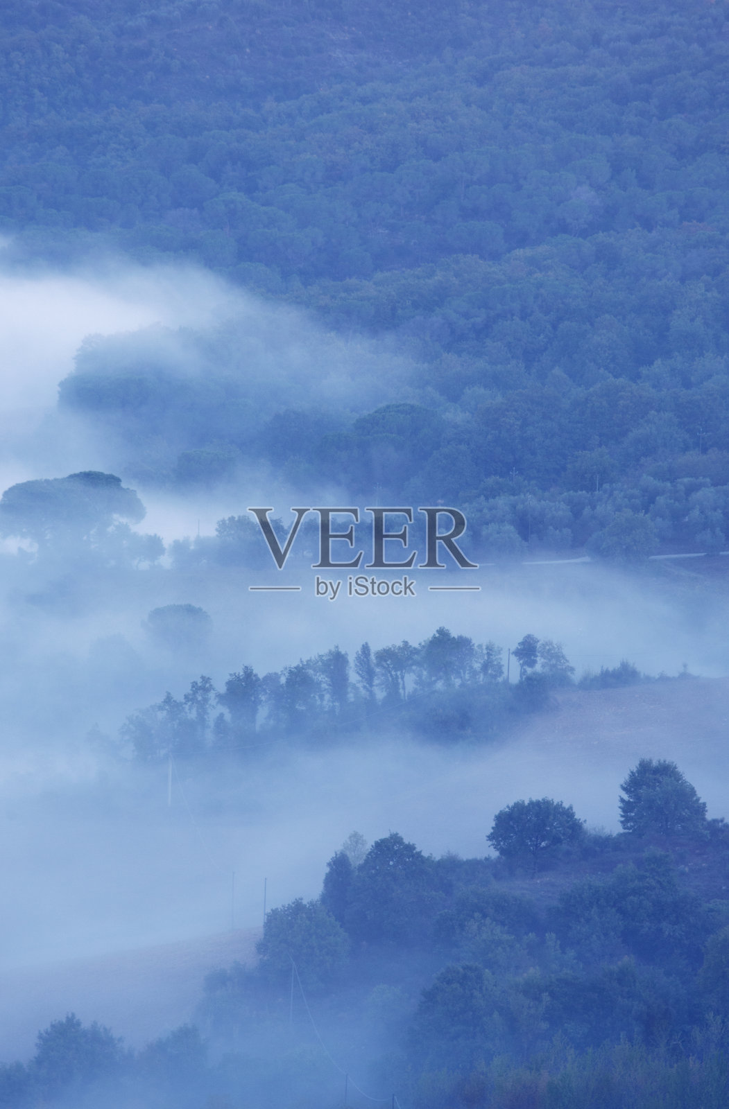 意大利中部山区的黎明照片摄影图片