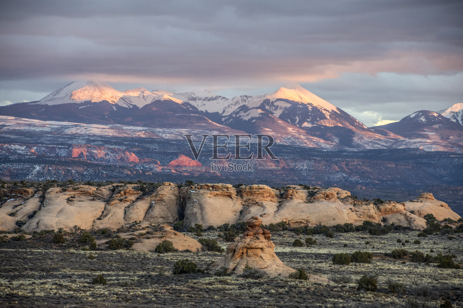 拉萨斯的冬天照片摄影图片
