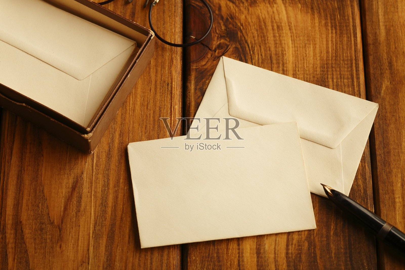 古董桌架照片摄影图片