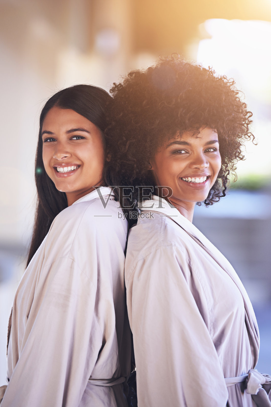 他们喜欢来温泉!照片摄影图片