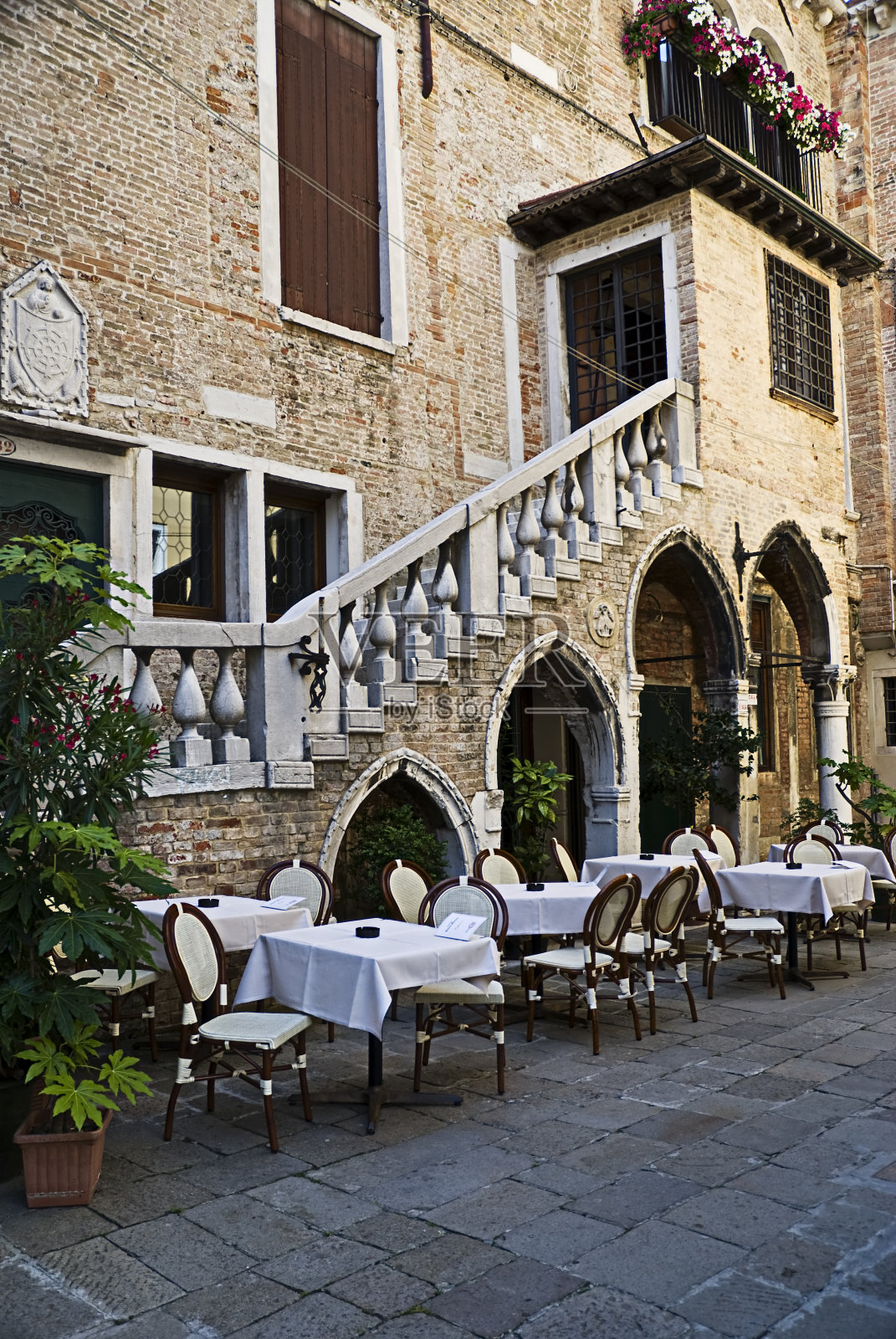 威尼斯,中世纪的院子里照片摄影图片