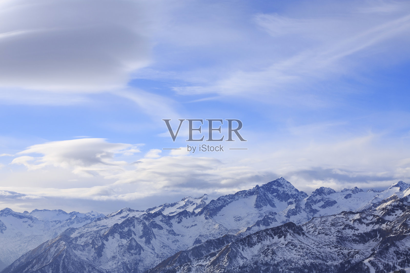 高山冬季风景意大利阿尔卑斯山照片摄影图片