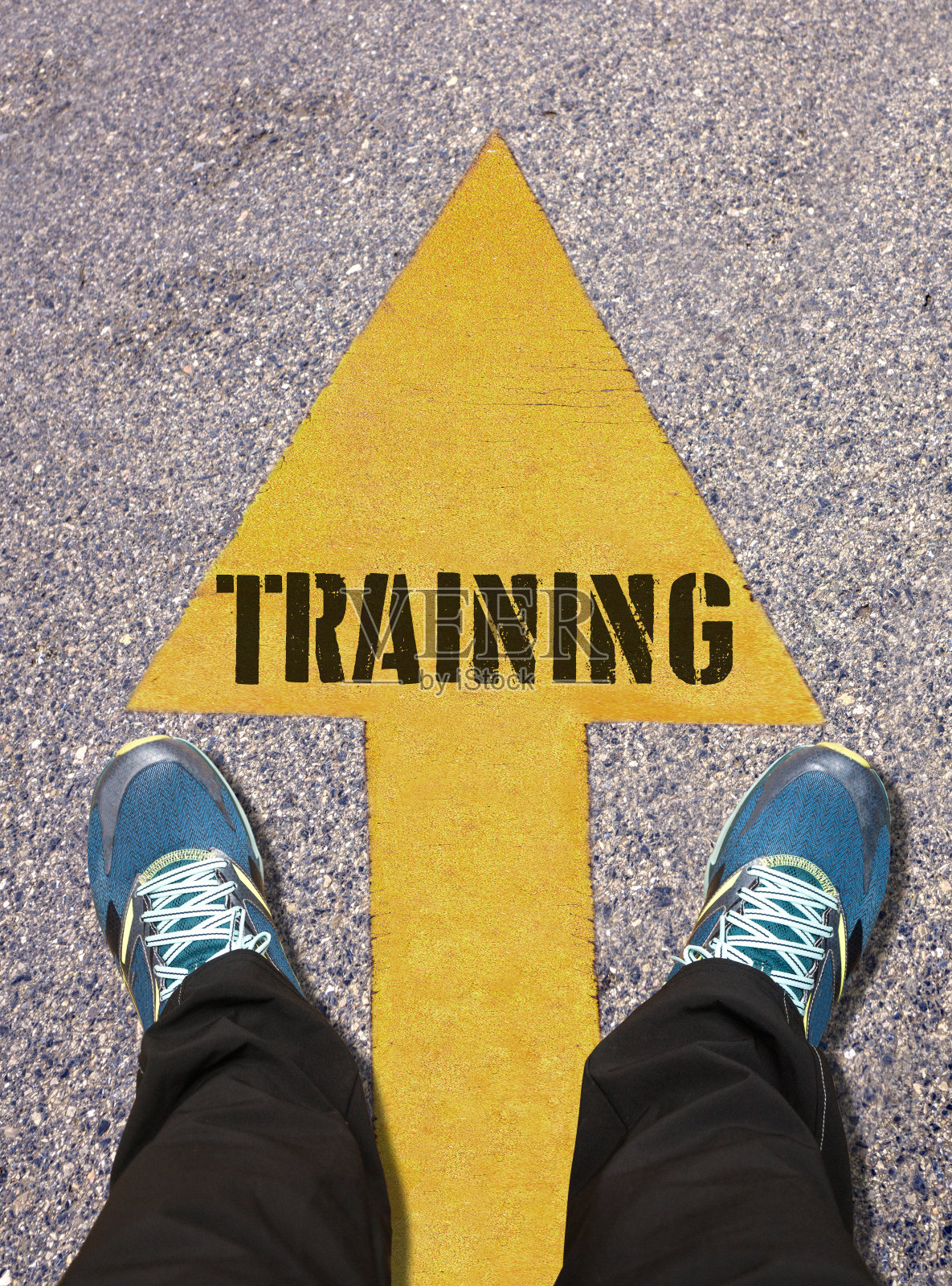 培训概念绘制在道路上照片摄影图片