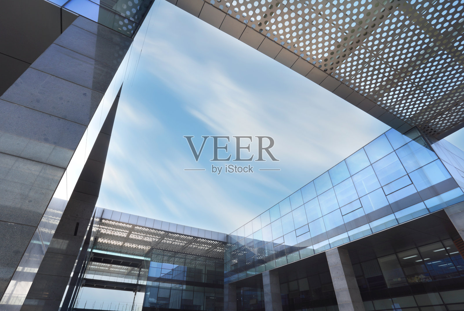 现代玻璃和钢屋顶照片摄影图片