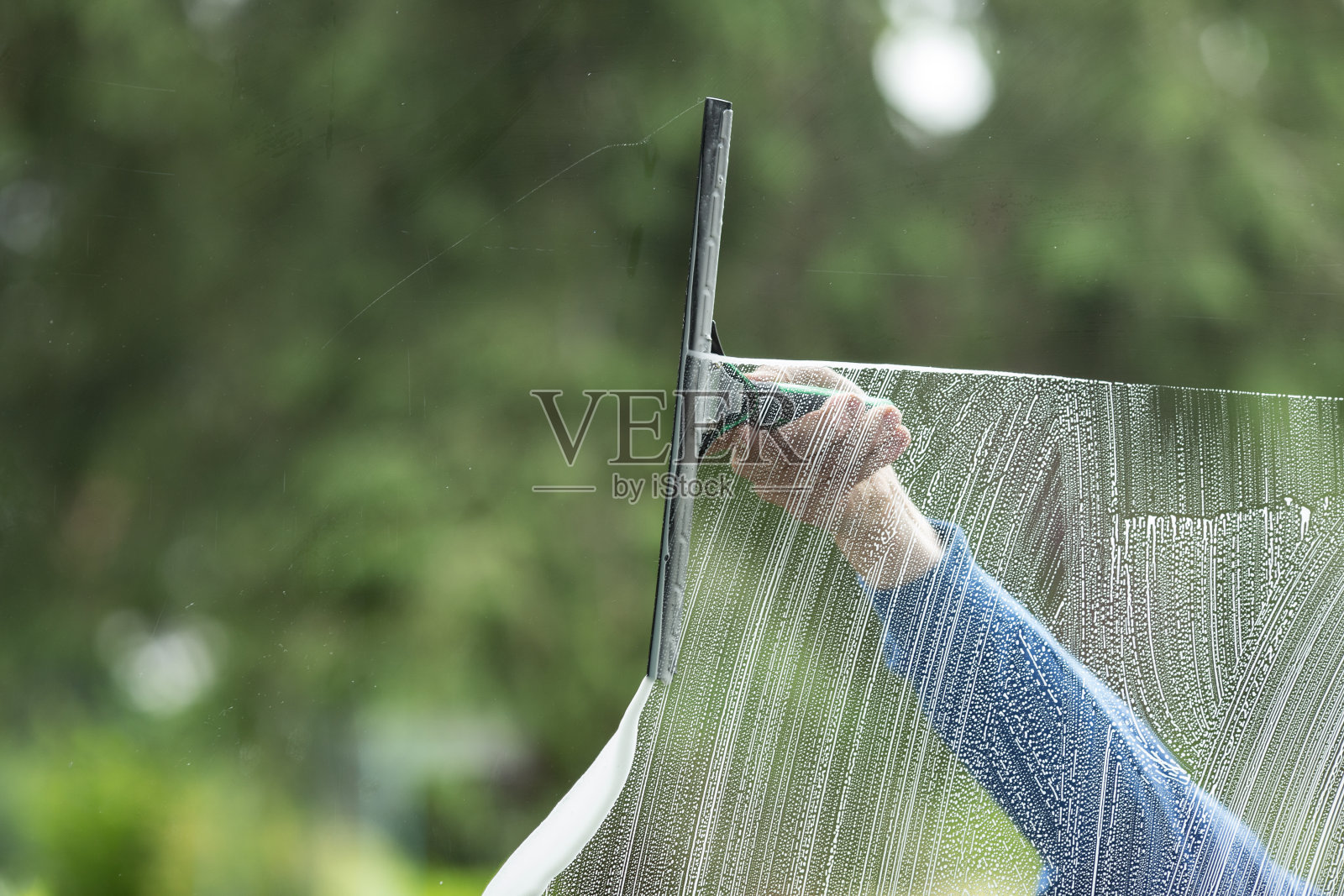玻璃清洁-家务照片摄影图片