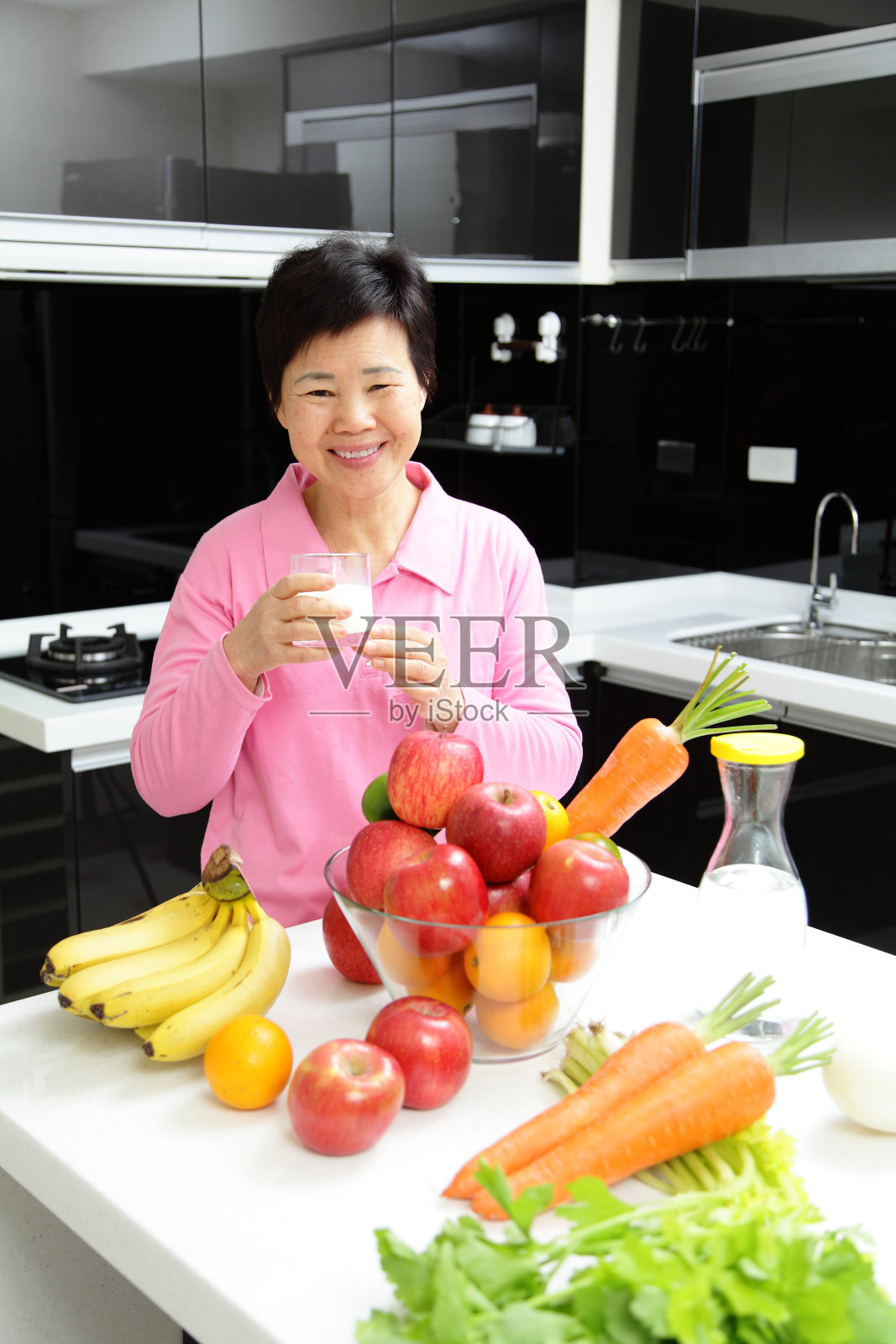 蔬菜老婆婆照片摄影图片