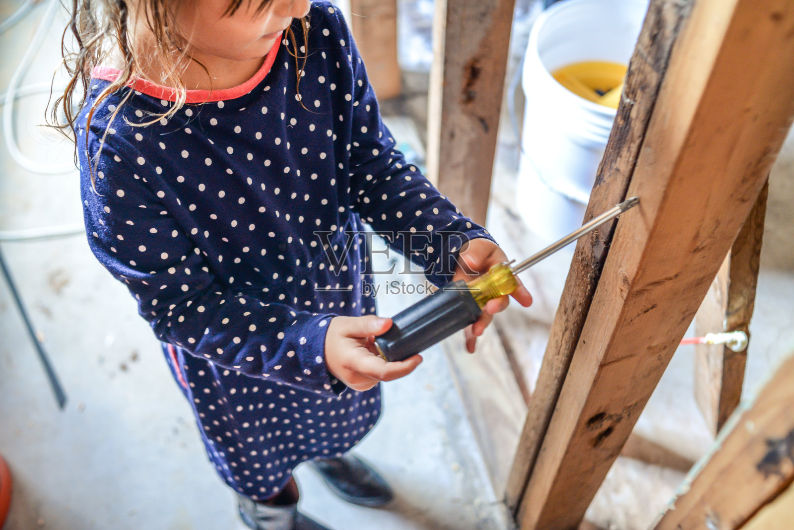 建设的孩子照片摄影图片