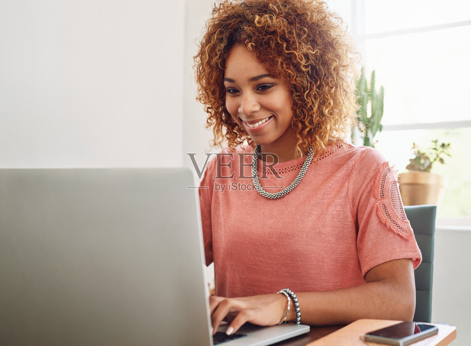 设计她的梦想照片摄影图片