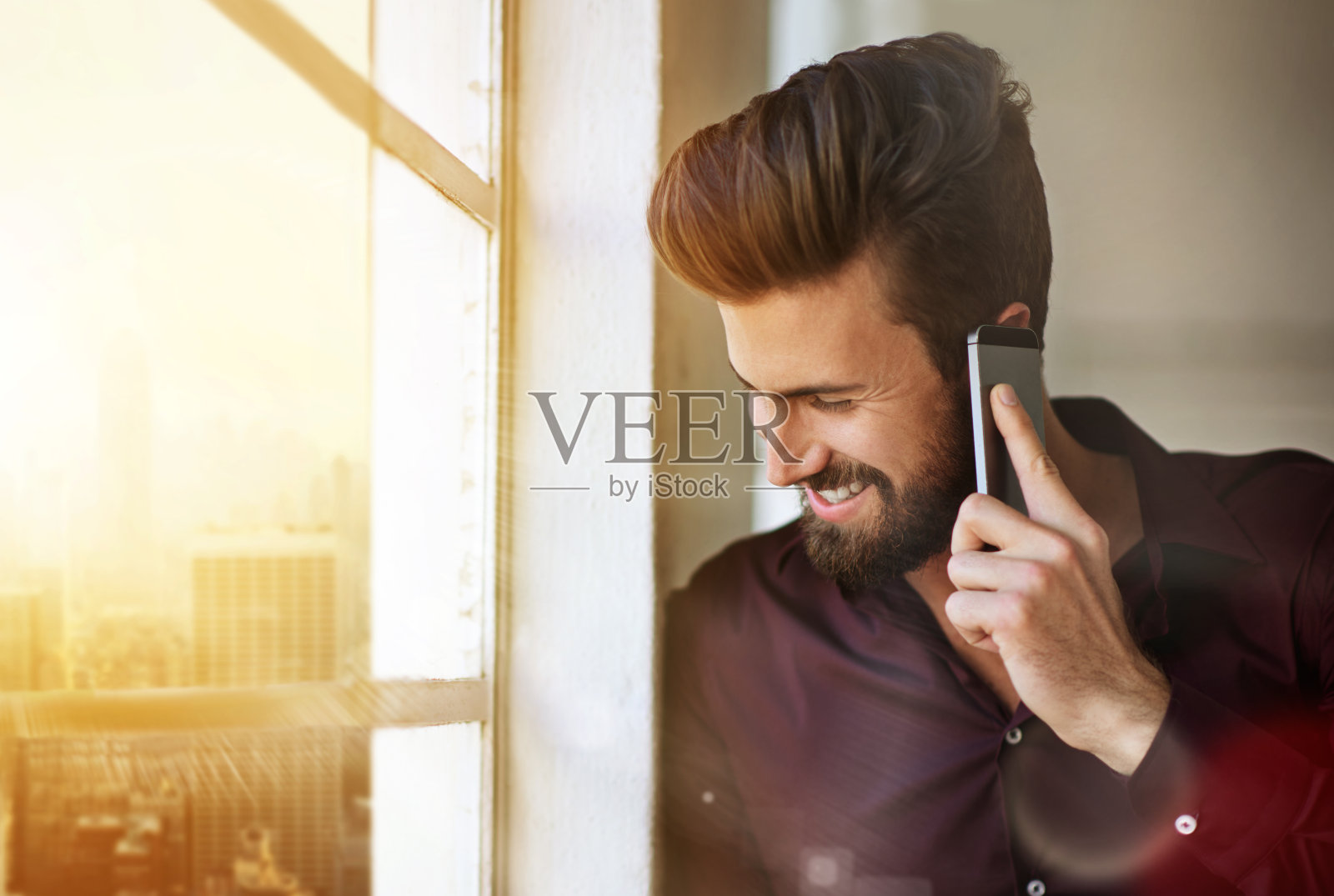 幸福只是一个电话的距离照片摄影图片