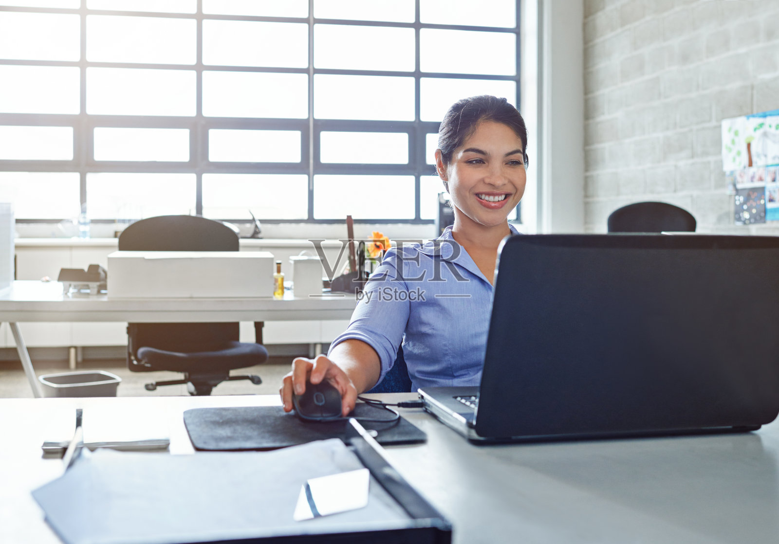 来自事业成功的微笑照片摄影图片