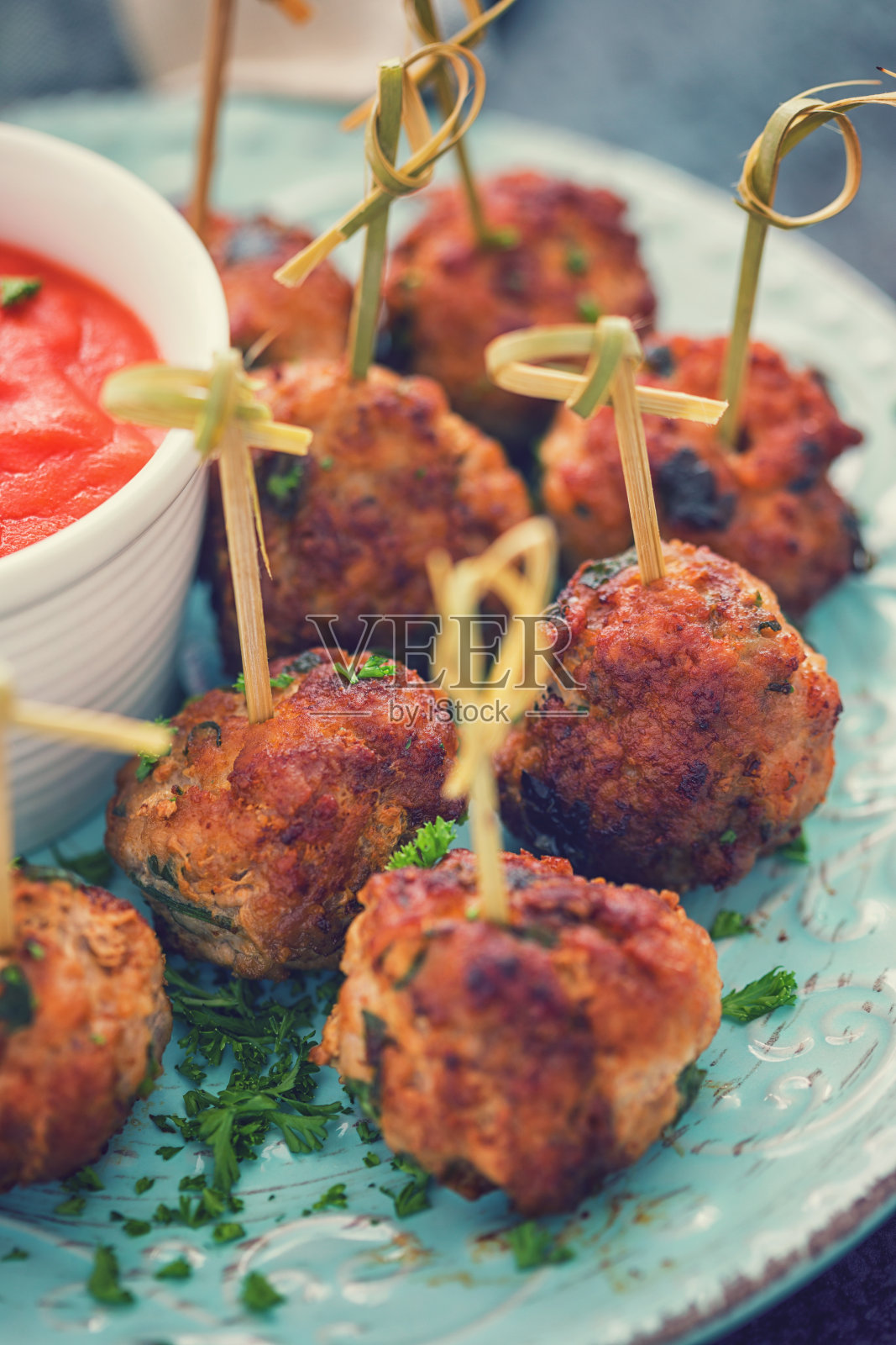 刚炸肉丸照片摄影图片