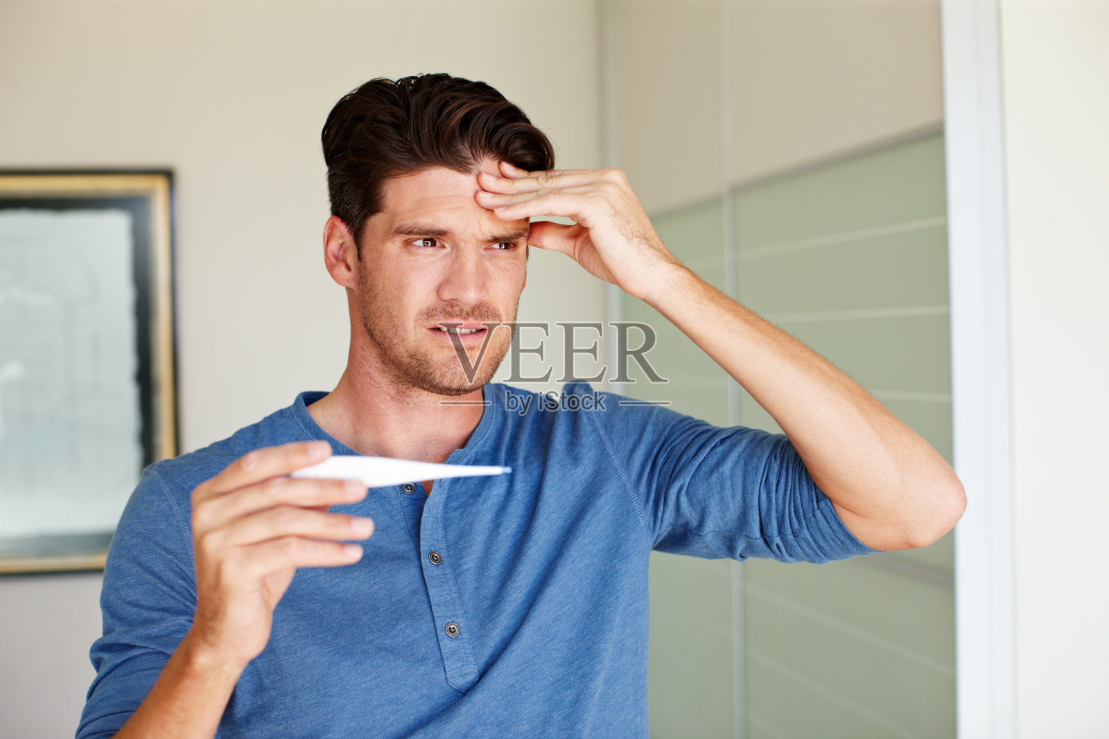 你怎么知道你的体温太高了?照片摄影图片