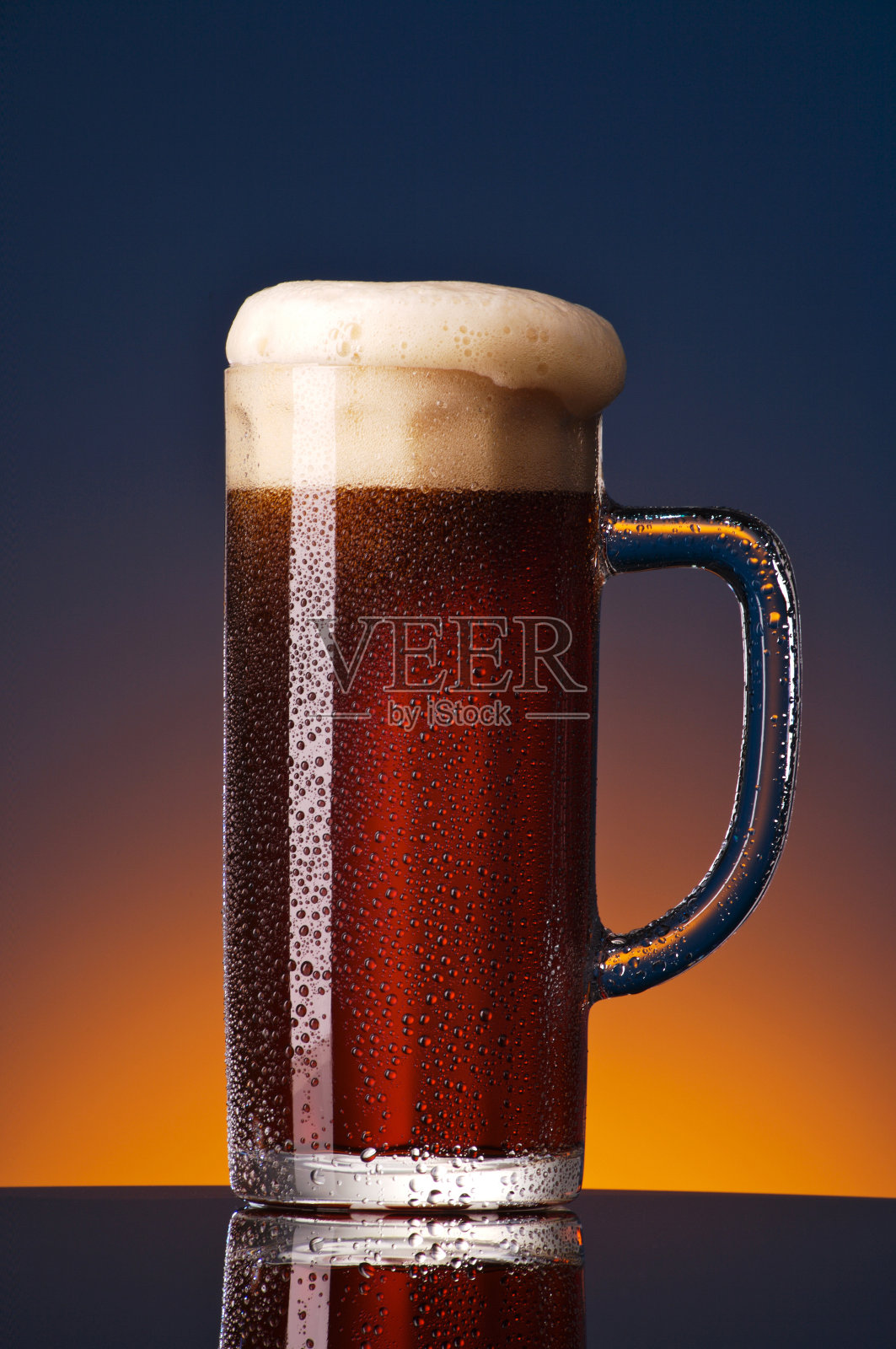 一杯黑啤酒照片摄影图片