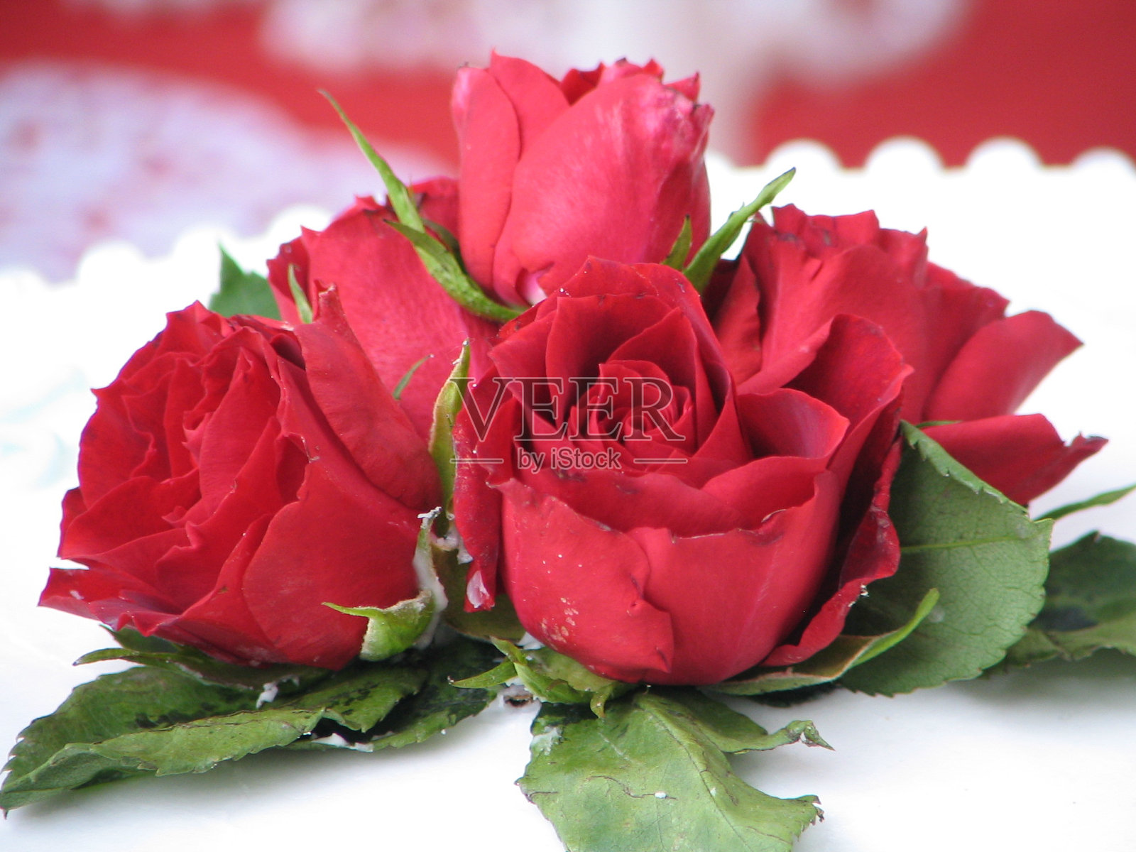 玫瑰婚礼蛋糕装饰照片摄影图片