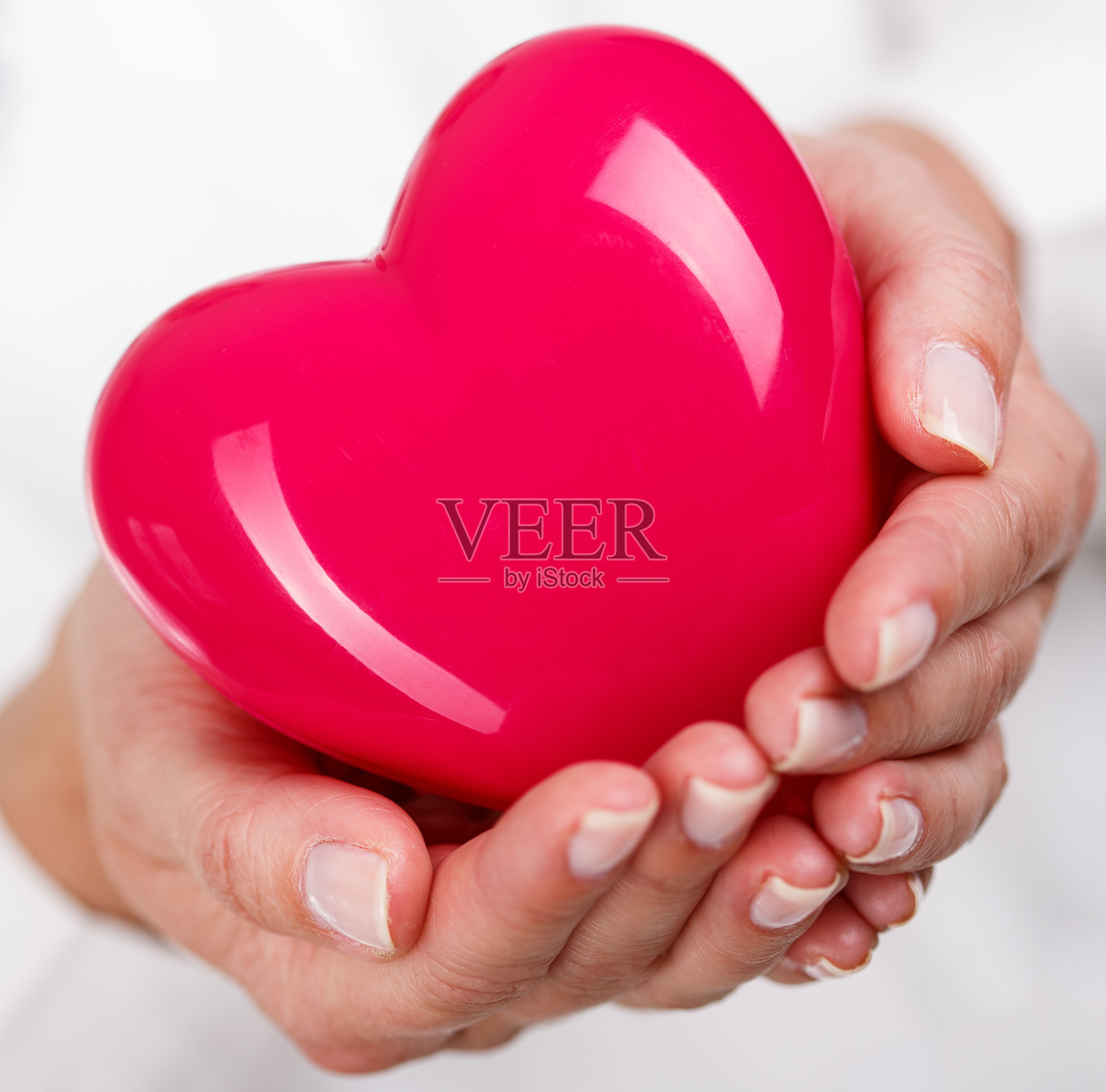 心在手中照片摄影图片