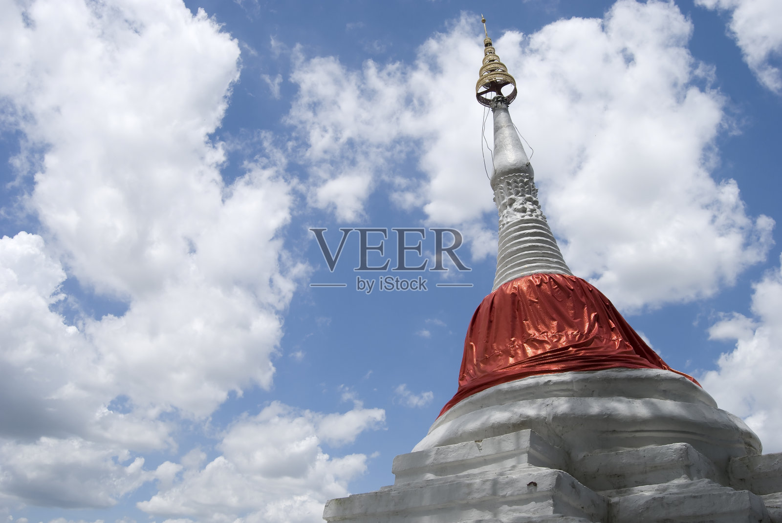 倾斜的宝塔照片摄影图片