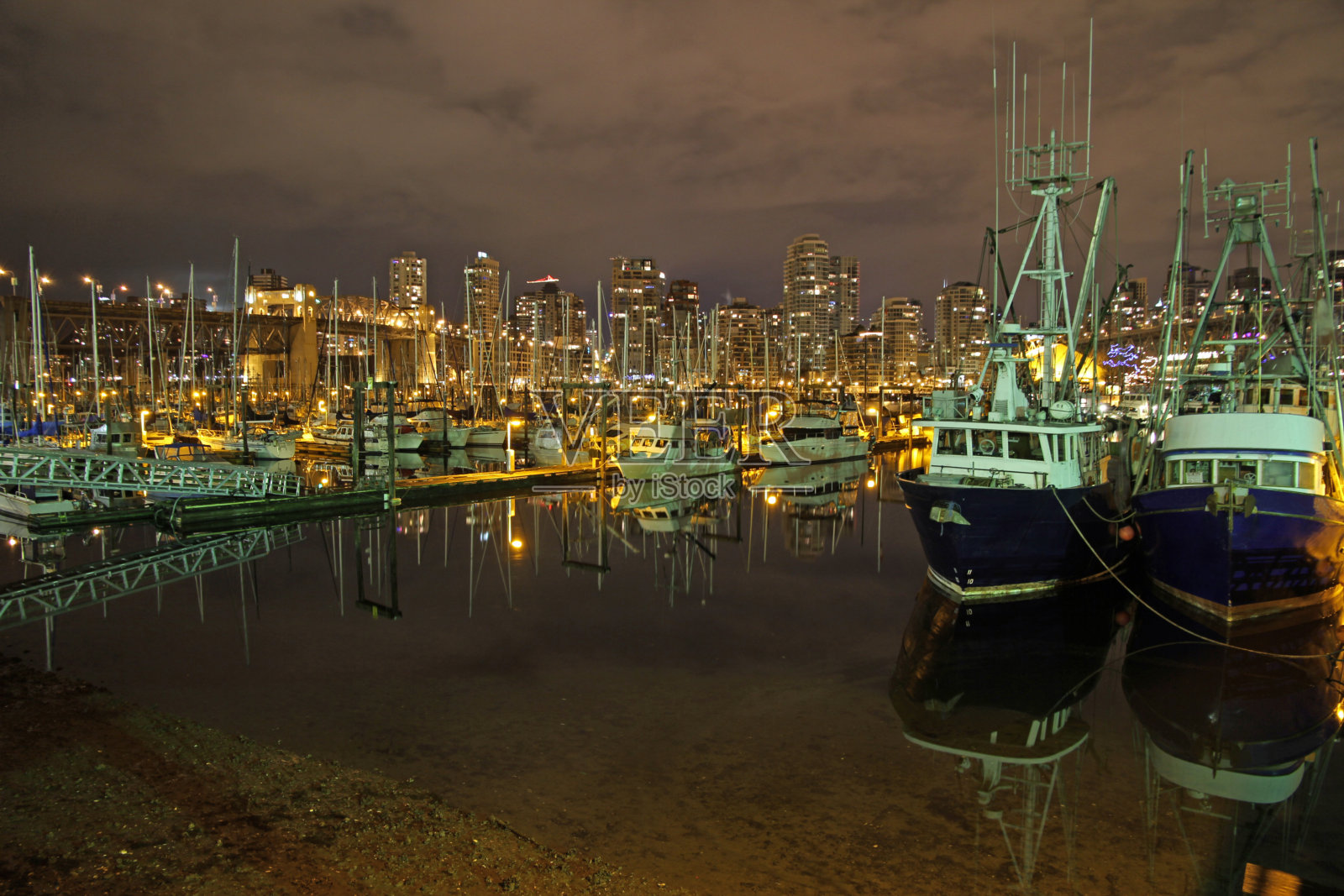 清澈的港口照片摄影图片