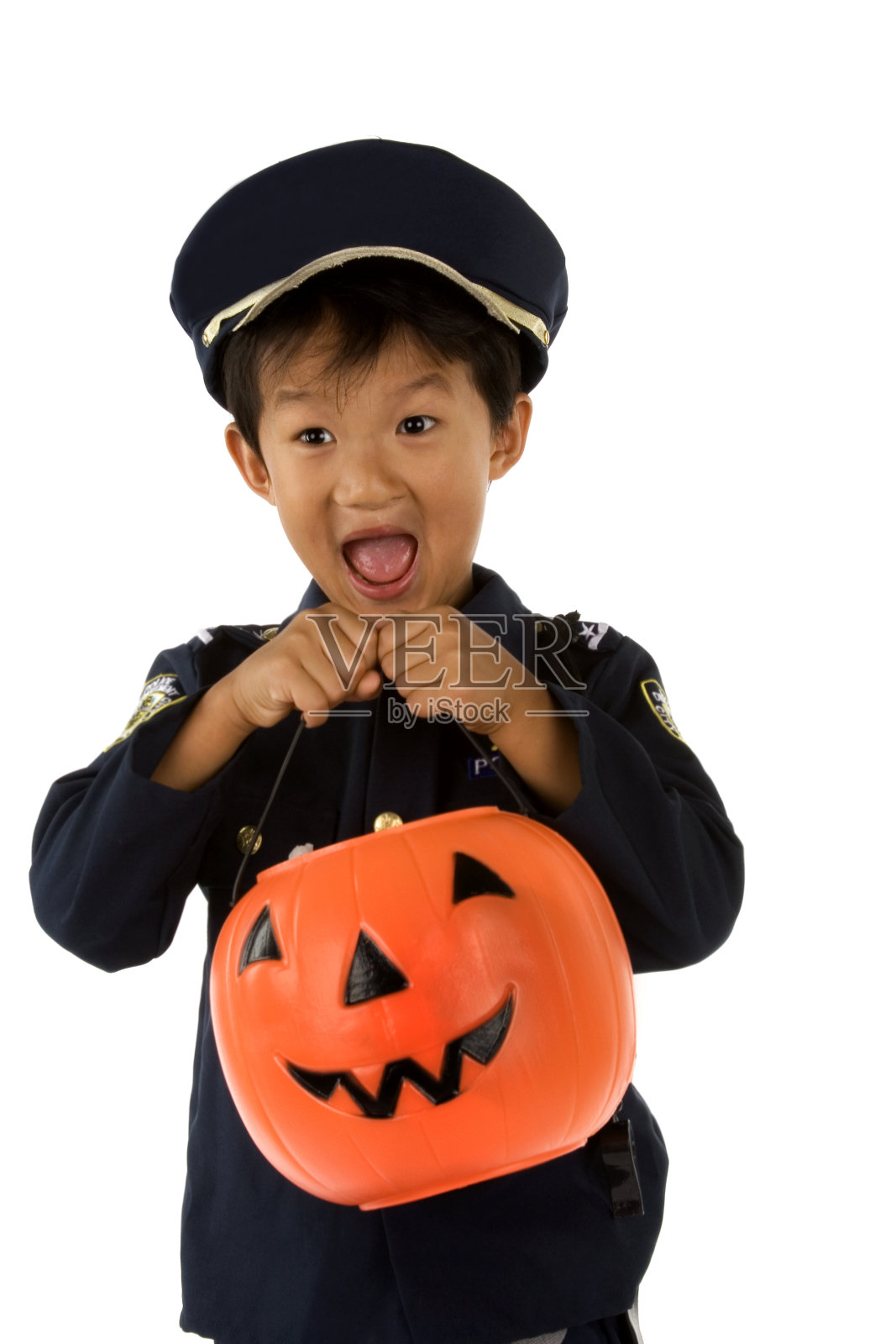 不给糖就捣蛋的警察照片摄影图片