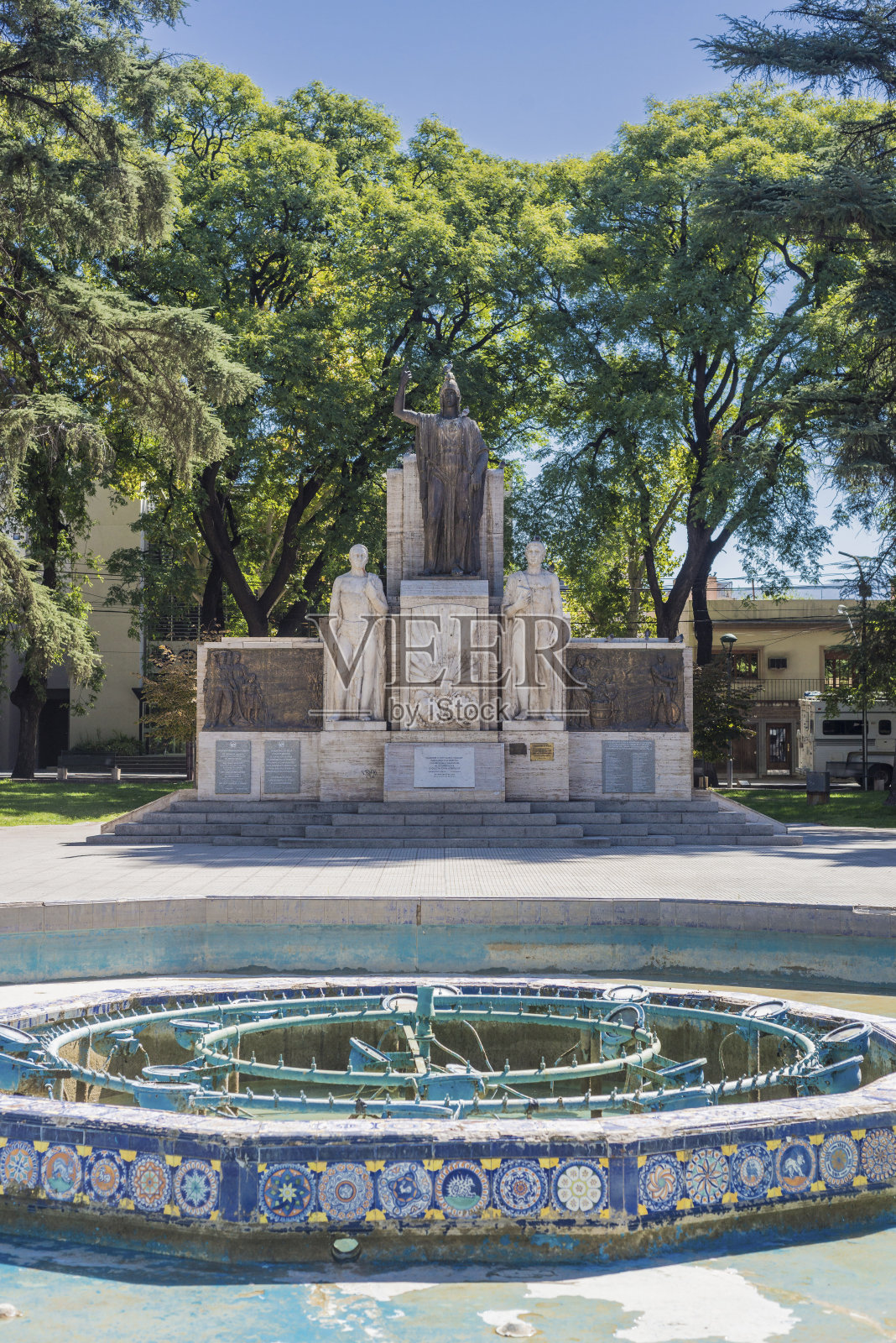 阿根廷门多萨的意大利广场。照片摄影图片