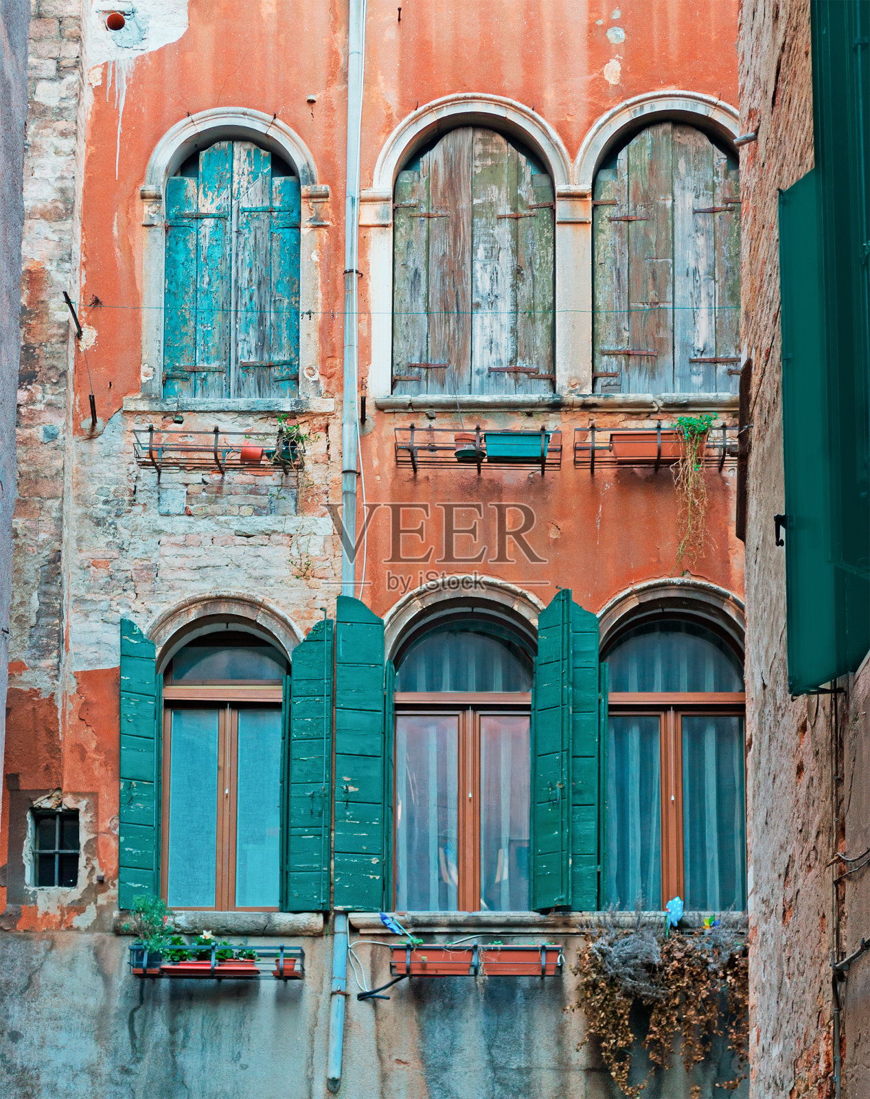 肮脏的窗户照片摄影图片