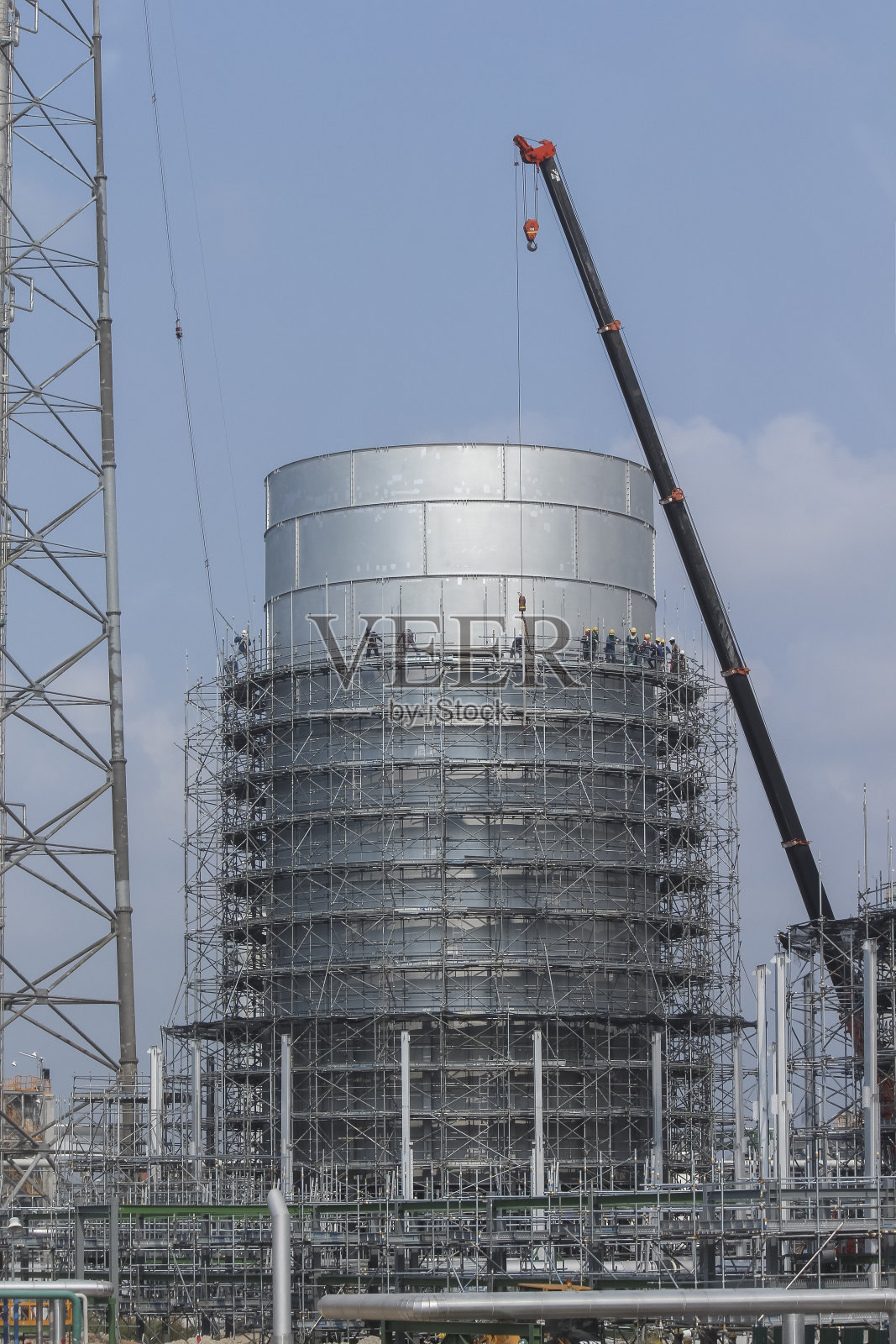 有脚手架的储罐基础照片摄影图片