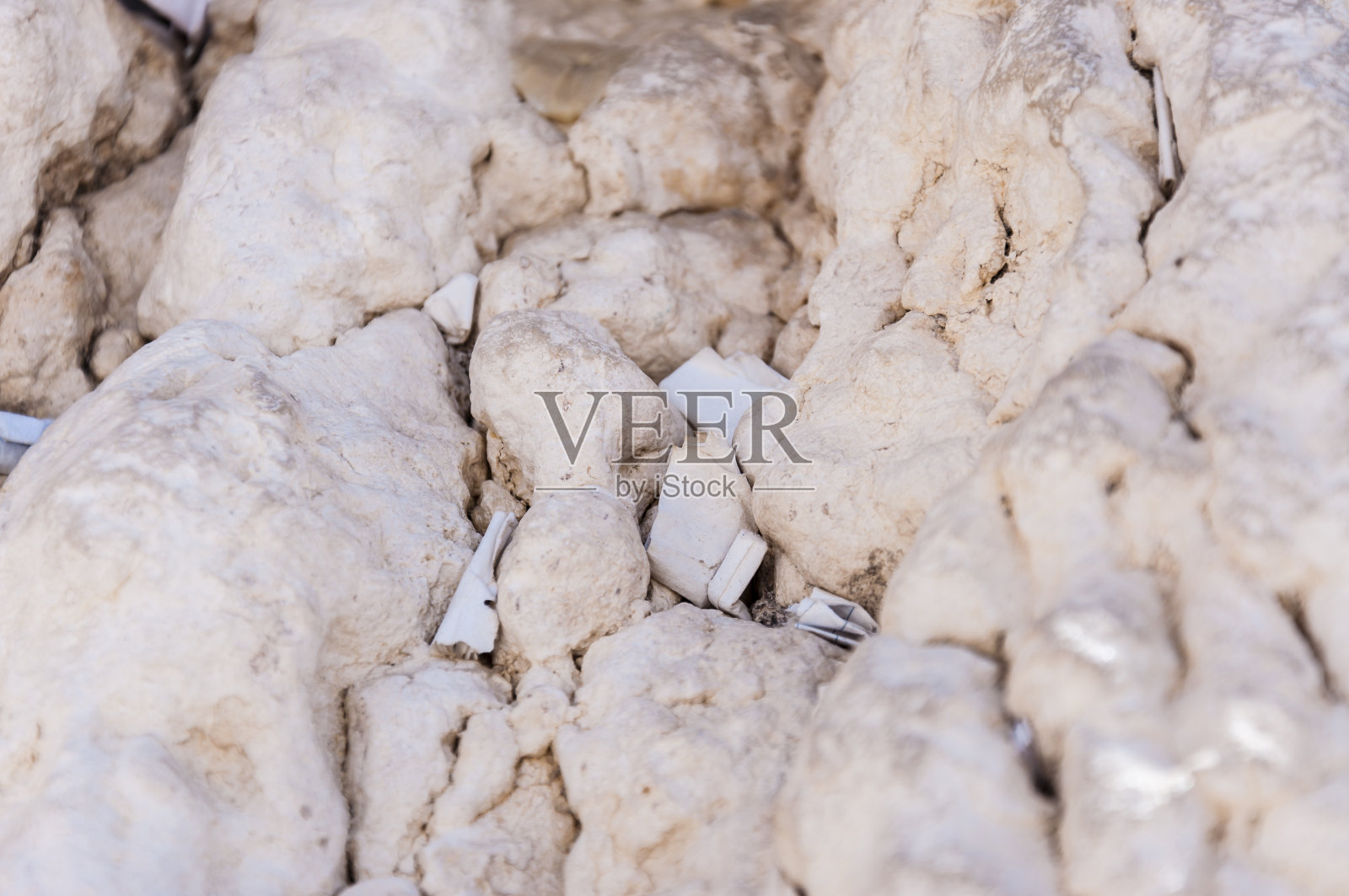 给上帝的信被塞在西墙的石头之间照片摄影图片