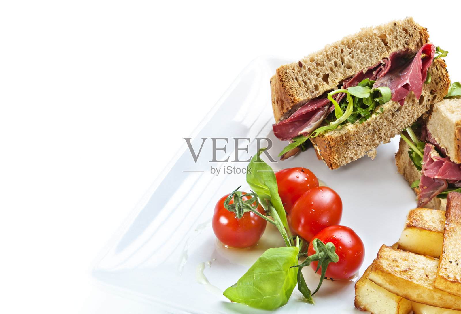 关闭熏牛肉三明治照片摄影图片