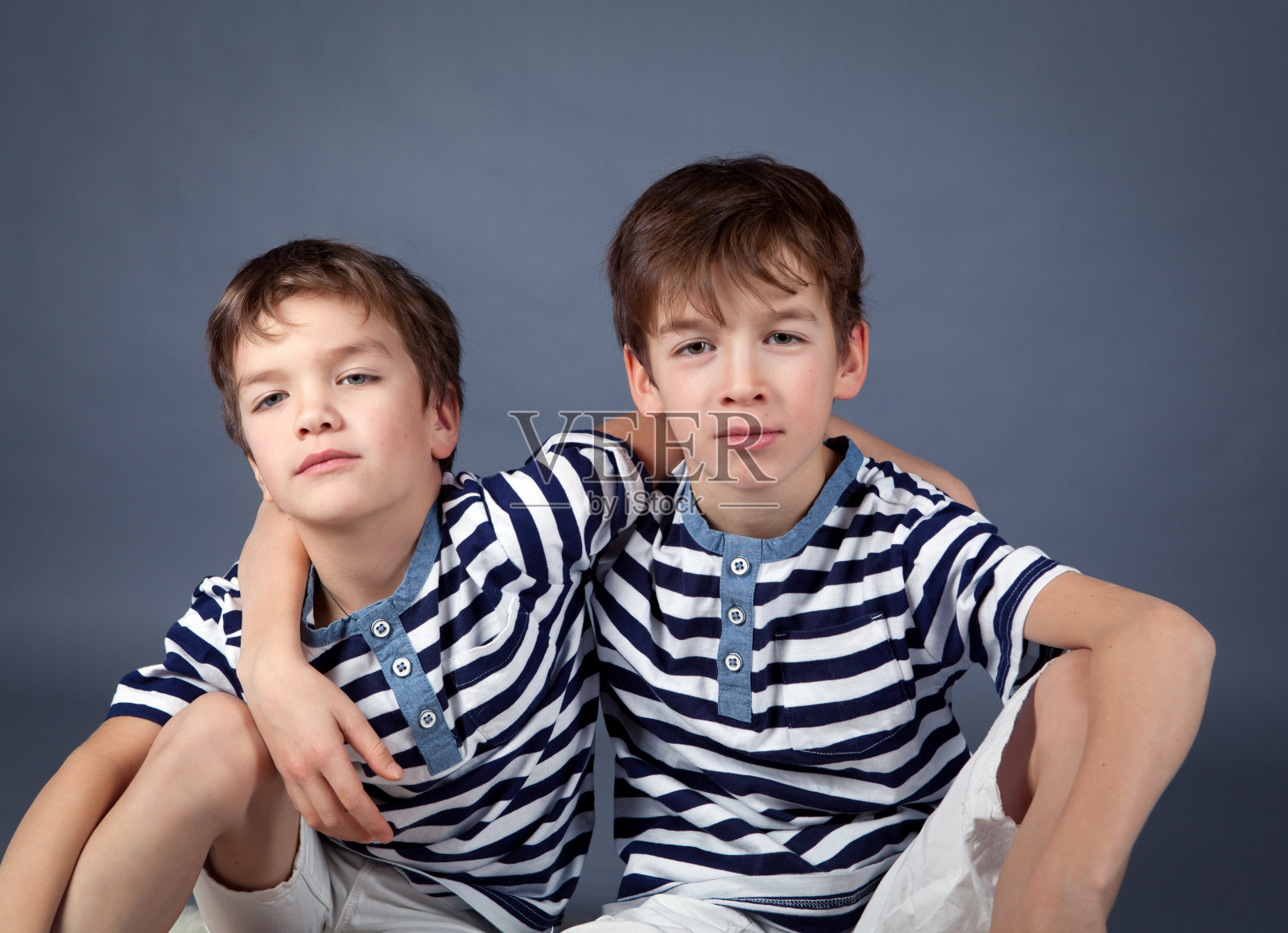 快乐兄弟的画像照片摄影图片