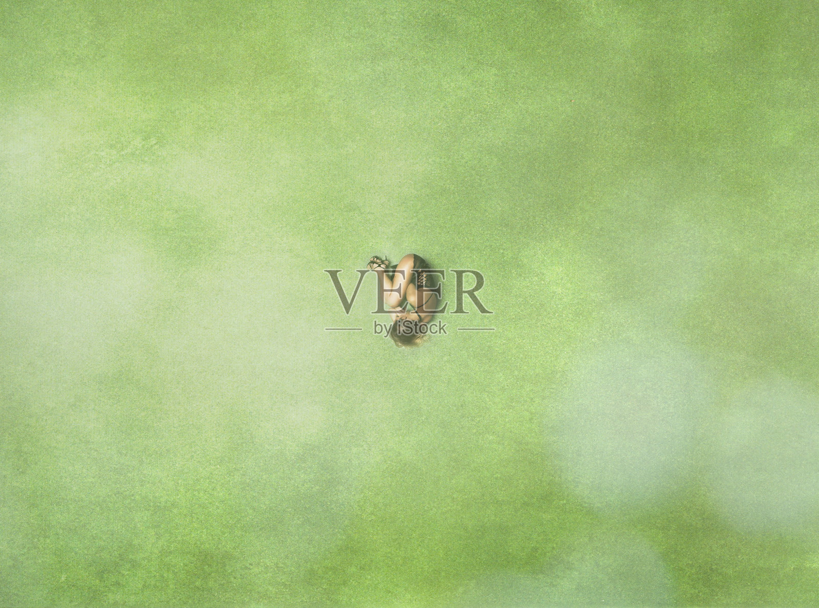 一个好女孩的重生概念照片摄影图片