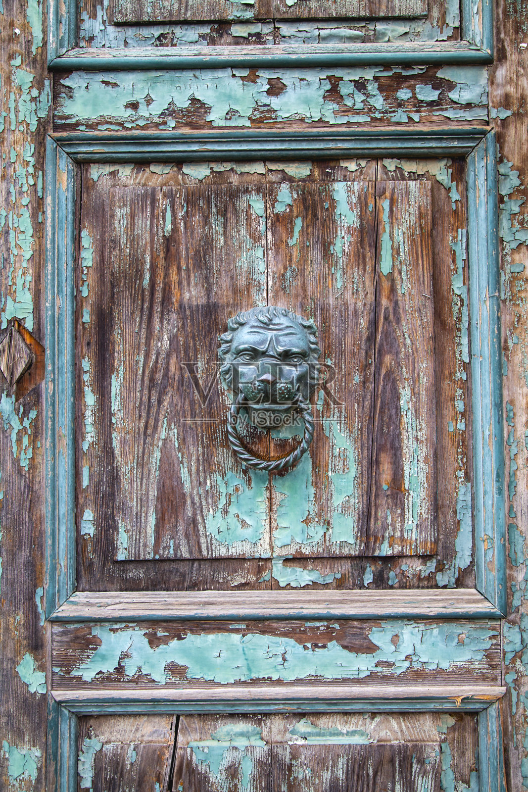 狮头形状的意大利门环照片摄影图片