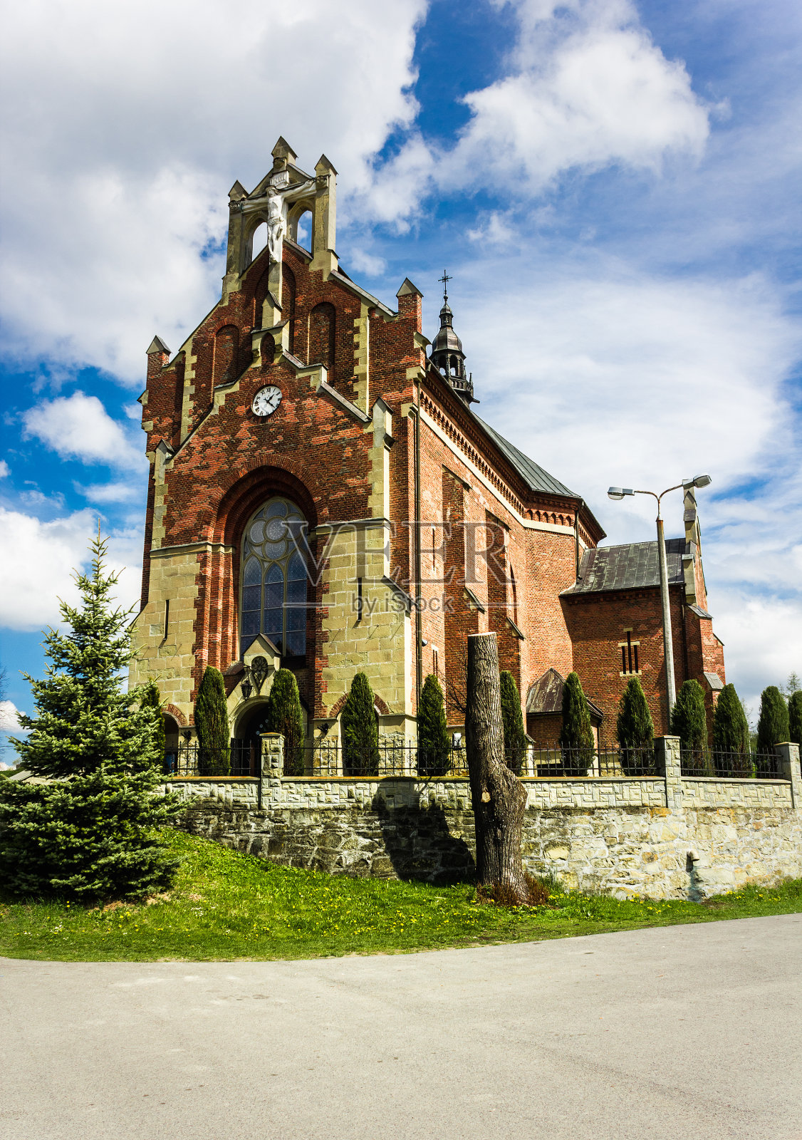 罗马天主教。波兰普日佐瓦的圣尼古拉斯教堂。照片摄影图片