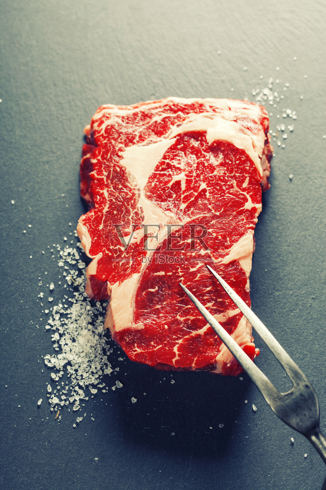 生的牛排照片摄影图片