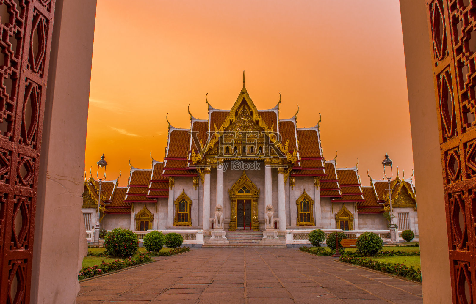 至于泰国曼谷的本查马博菲特。照片摄影图片