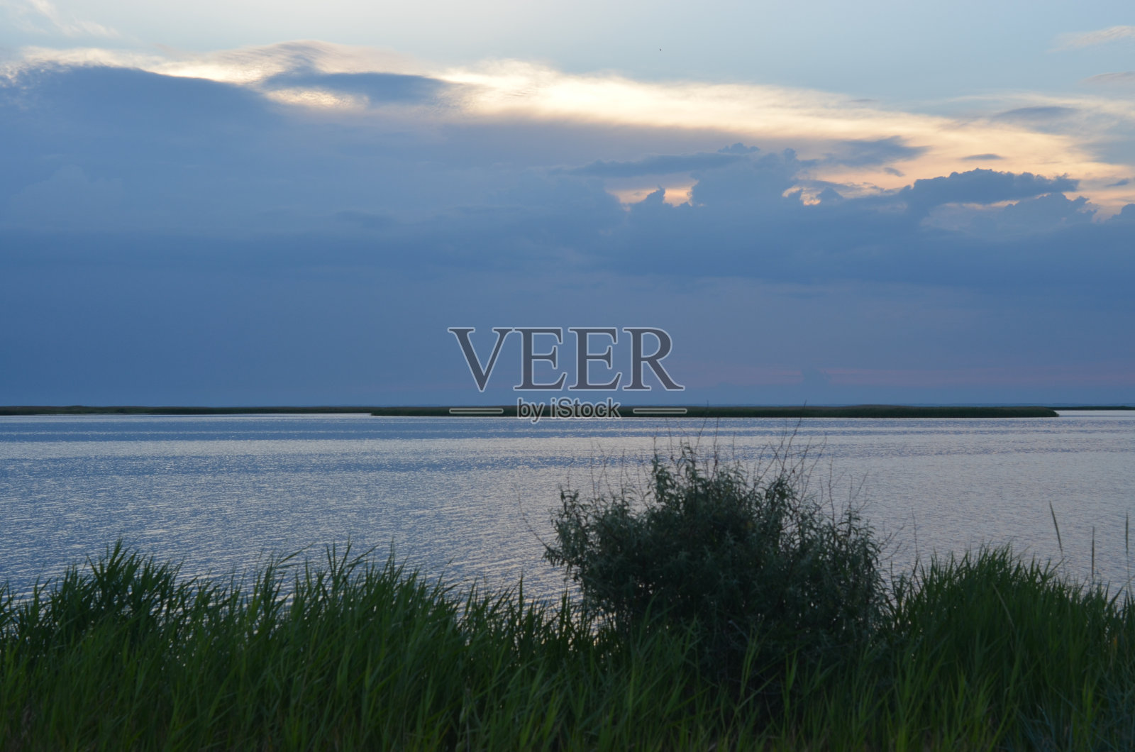 海洋景观,晚上。照片摄影图片