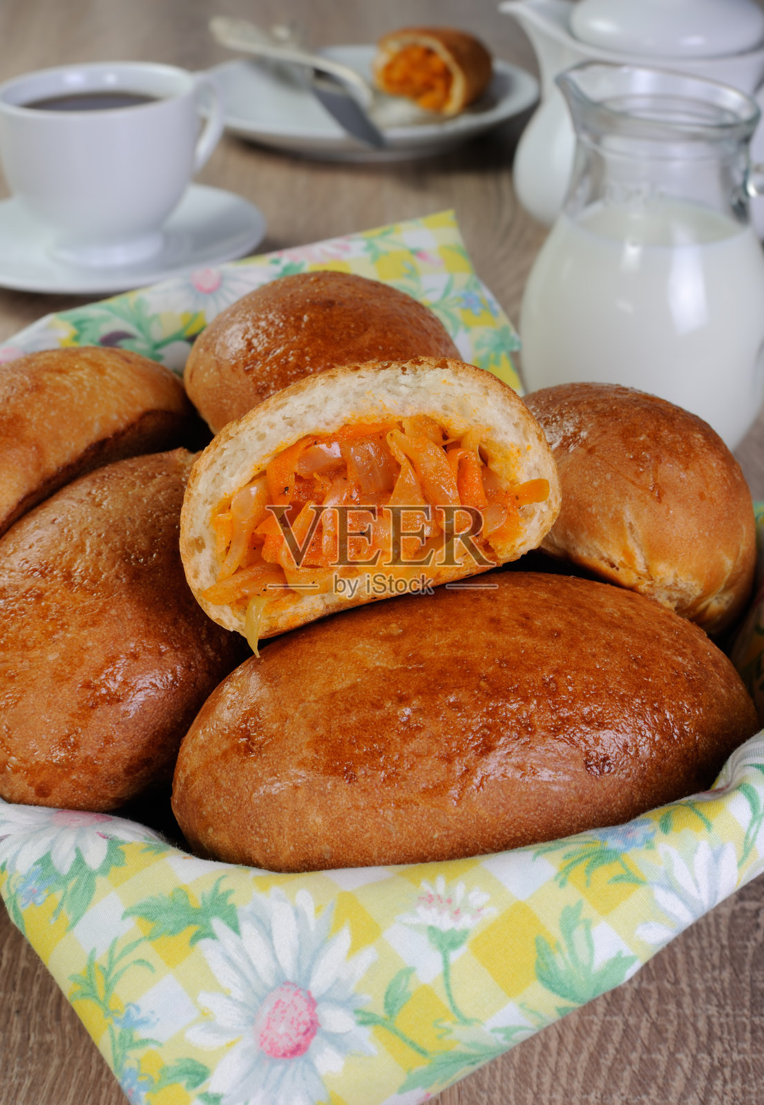 圆白菜馅饼照片摄影图片