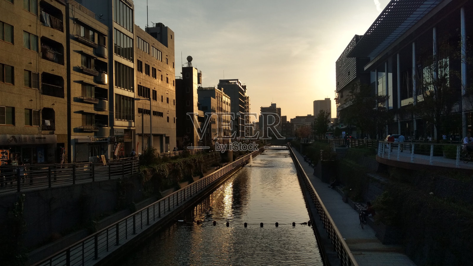 平静照片摄影图片